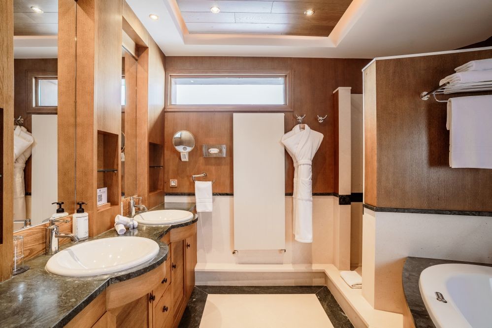 Suite junior signature